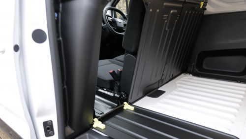 VAUXHALL COMBO CARGO XL ELECTRIC 100kW Prime Plus 52kWh H1 Van Auto view 20